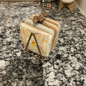 Bee drink coasters and holder